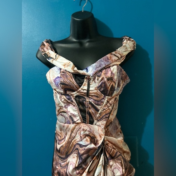 BUNDLE SALE: 15 % off 2 or more dresses/skirt sets - Picture 8 of 9